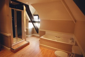 Bathroom (Bedroom 7) 